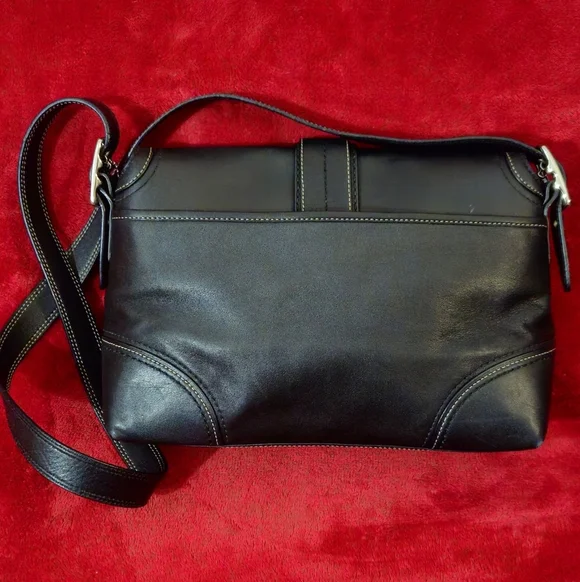 Coach Y2K Hampton Black Leather Crossbody/Shoulder Bag w/Buckle on Flap Closure - Picture 3 of 11